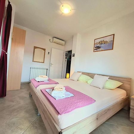 Cozy 1-Bedroom Apartment Near The Center Of Trogir Luaran gambar