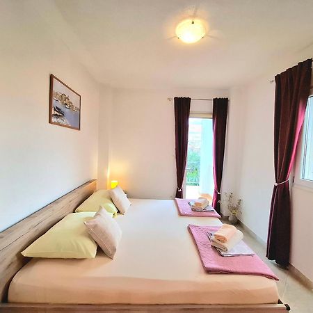 Cozy 1-Bedroom Apartment Near The Center Of Trogir Luaran gambar