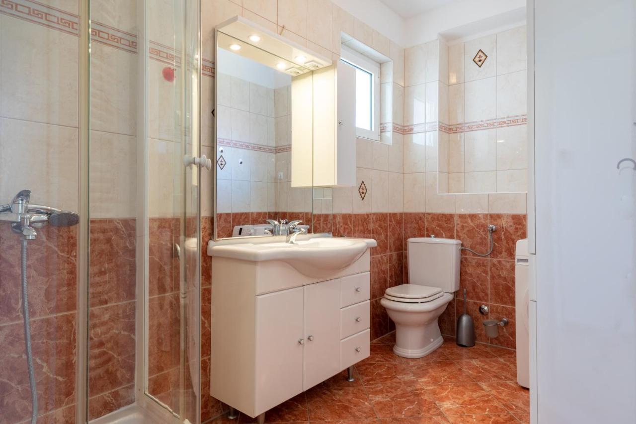 Cozy 1-Bedroom Apartment Near The Center Of Trogir Luaran gambar