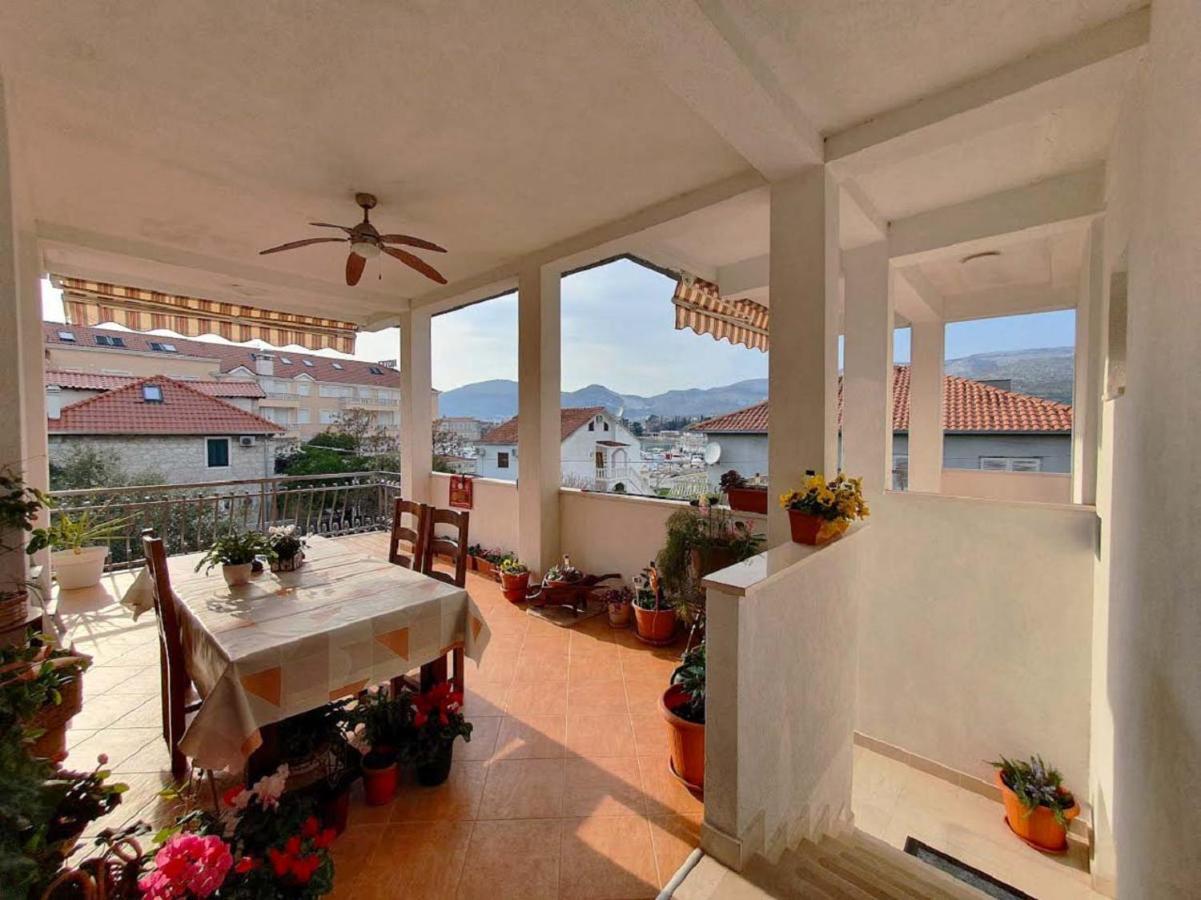 Cozy 1-Bedroom Apartment Near The Center Of Trogir Luaran gambar