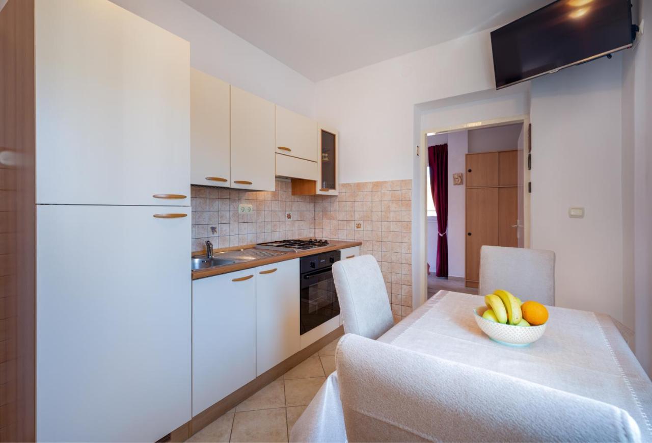Cozy 1-Bedroom Apartment Near The Center Of Trogir Luaran gambar