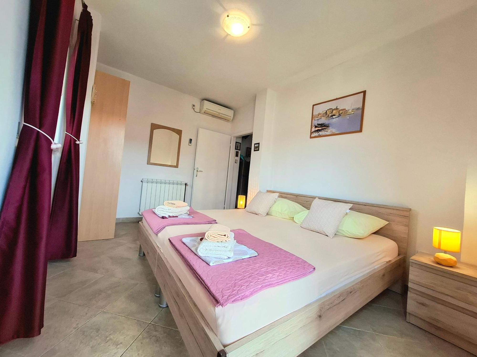Cozy 1-Bedroom Apartment Near The Center Of Trogir Luaran gambar